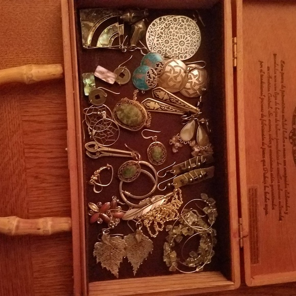 Meet your Posher, Cynthia - Picture 5 of 9